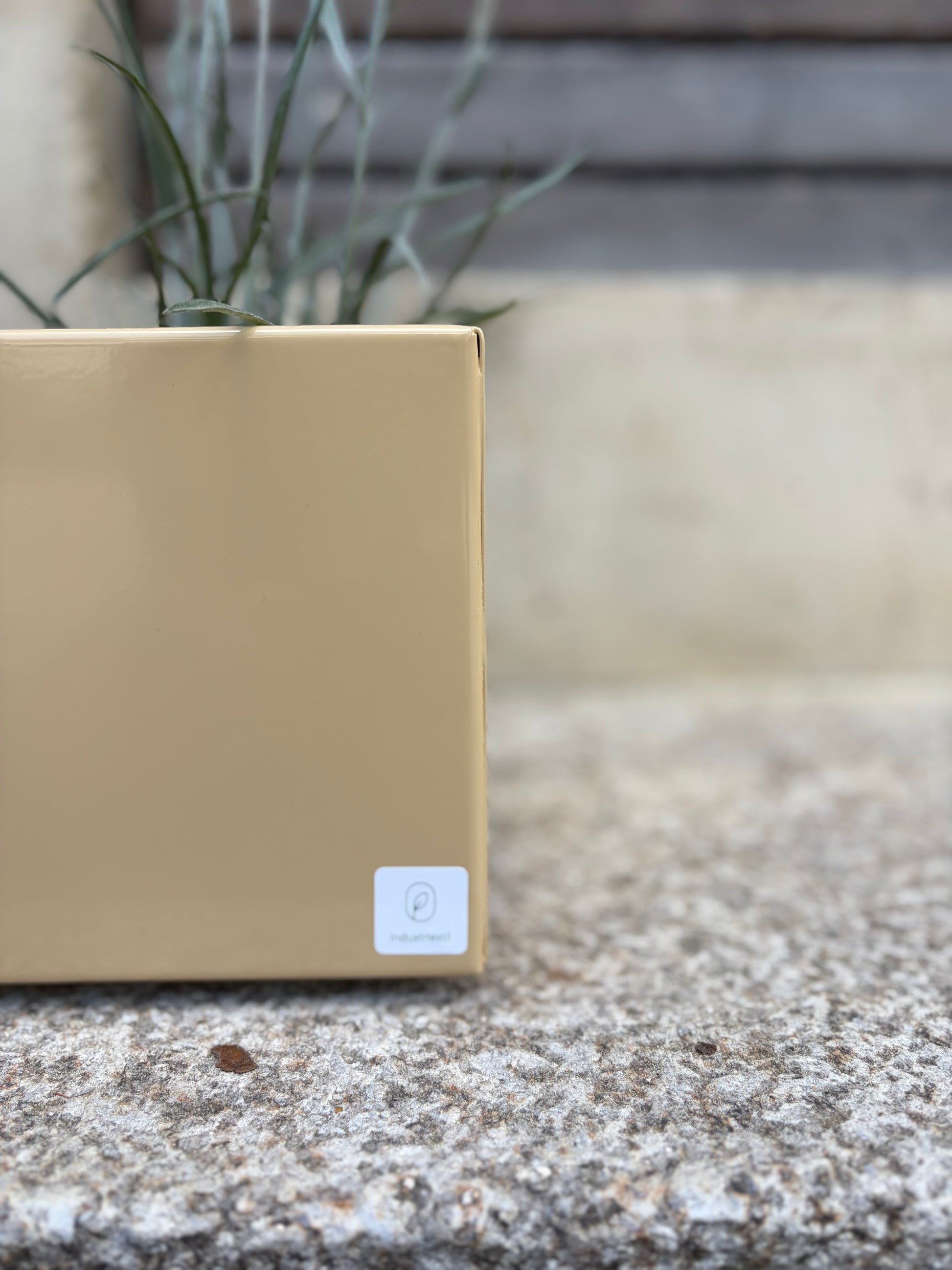 Blumentopf small beige Metall  hochwertig dezent schlicht 