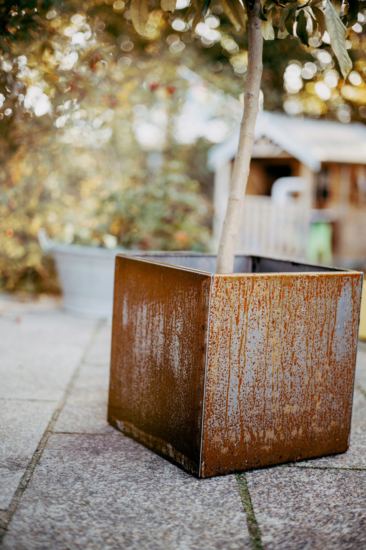 Pflanzkübel rostoptik corten groß Design zeitlos schlicht Metall robust wetterfest stabil Handwerk Bayern 